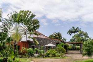 Gallery image of Emoyeni Gardens in São Tomé