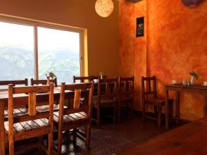 Restoran atau tempat lain untuk makan di Mone's Mountain View Hotel
