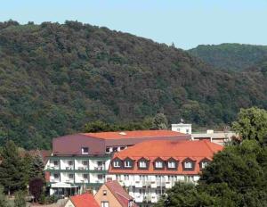 Nespecifikovaný výhled na hory nebo výhled na hory při pohledu z hotelu