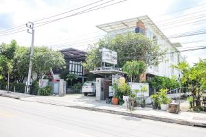 Gallery image of OYO 387 Little Bangbon in Bangkok