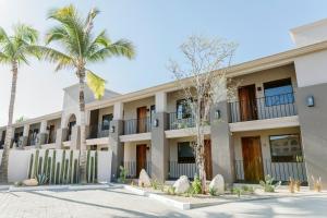 Afbeelding uit fotogalerij van SIX TWO FOUR Urban Beach Hotel in San José del Cabo