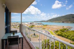 Gallery image of ☆Airliedise☆NO hills☆5min walk 2 Port of Airlie/Ferry terminal☆WiFi☆Netflix in Airlie Beach