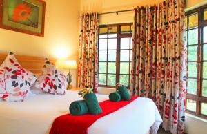 Llit o llits en una habitació de Gooderson Leisure Fairways Self Catering and Timeshare Gold Crown Resort