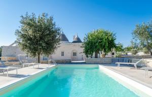 The swimming pool at or close to iTrulliescape
