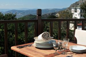 A general mountain view or a mountain view taken from the holiday home