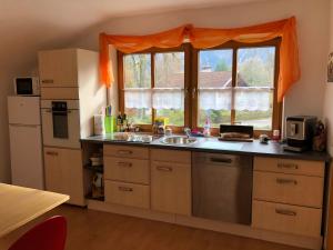 A kitchen or kitchenette at Haus Bullachberg