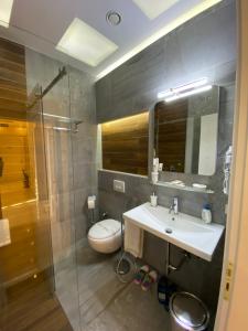 Ванна кімната в The Red Bricks Hotel