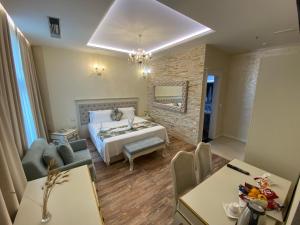 Зона вітальні в The Red Bricks Hotel
