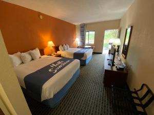Gallery image of Days Inn by Wyndham Morehead in Morehead