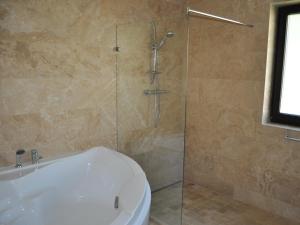 Koupelna v ubytování Transylvania Villa & Spa