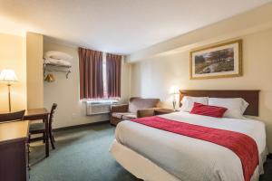 Gallery image of Knights Inn Orillia in Orillia +19 photos