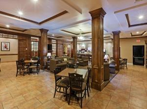 Gallery image of Holiday Inn Express Houston-Alvin, an IHG Hotel in Alvin