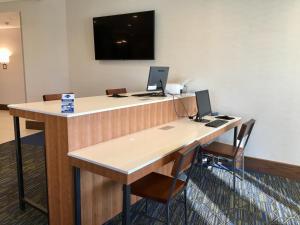 an office with a desk with a computer on it at Holiday Inn Express - Grand Island by IHG in Niagara Falls