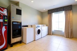 Photo de la galerie de l'établissement Holiday Inn Houston-Webster by IHG, à Webster