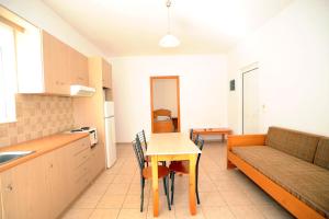 Kuchyň nebo kuchyňský kout v ubytování Evilion hotel