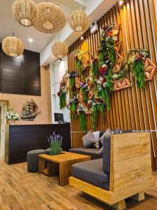 Bedever Boutique Bangkok Hotel - BTS Phra Khanong tesisinde lobi veya resepsiyon alanı