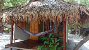 Kuvagallerian kuva majoituspaikasta Lazy Hut, joka sijaitsee Koh Phayamilla
