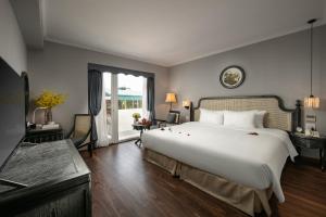 Gallery image of Shining Central Hotel & Spa in Hanoi