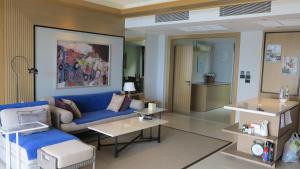 Posezení v ubytování 5* 3BR SUITE in Amari Phuket - Patong Beach