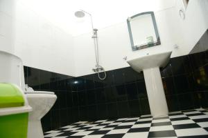 Koupelna v ubytování Senasuma Homestay