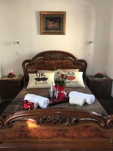 Ruang duduk di C-elena Suite