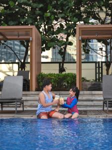 สระว่ายน้ำที่อยู่ใกล้ ๆ หรือใน Shangri-La The Fort, Manila