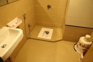 Fotografie z fotogalerie ubytování HOTEL MADNI ROYALE (50 Mtrs from Dargaah), Ajmer v destinaci Adžmér