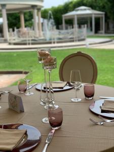 Restoran või mõni muu söögikoht majutusasutuses Hotel Ristorante Borgo Antico