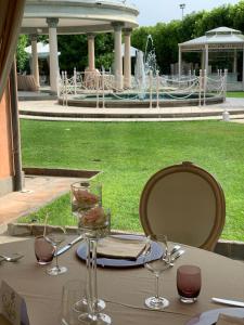 Restoran või mõni muu söögikoht majutusasutuses Hotel Ristorante Borgo Antico