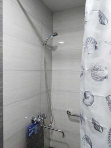 Kúpeľňa v ubytovaní Apartment near Sasundci Davit Metro Station