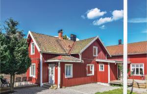 Photo de la galerie de l'établissement Gorgeous Home In Sollebrunn With Wifi, à Sollebrunn