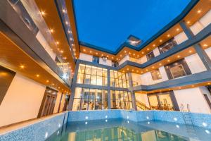 Bazén v ubytování Bohol Panglao Begonia Resort nebo v jeho okolí