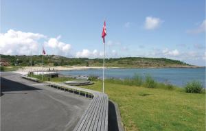 サンヴィにあるStrandpromenadenの二旗の水の横道