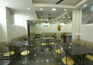 Restoran atau tempat lain untuk makan di JR Guest Home