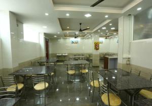 Gallery image of JR Guest Home in Coimbatore