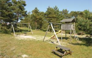 Herní místnost nebo prostor pro děti v ubytování Holiday Home Aakirkeby Liii