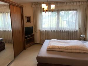 Postel nebo postele na pokoji v ubytování Gemütliches Gästehaus!