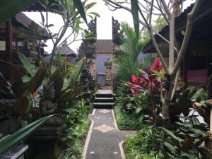 Zahrada ubytování Dewi Antara Homestay