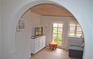 Kjøkken eller kjøkkenkrok på Awesome Home In Assens With 1 Bedrooms And Wifi