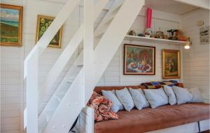 Χώρος καθιστικού στο One-Bedroom Holiday Home In Sjolund +5 φωτογραφίες