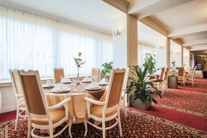 A seating area at Hotel Ostrov