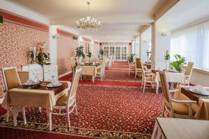 A seating area at Hotel Ostrov