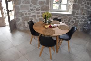 Гостиная зона в Charming Stone House in Cavtat Old Town