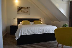 Кровать или кровати в номере Charming Stone House in Cavtat Old Town