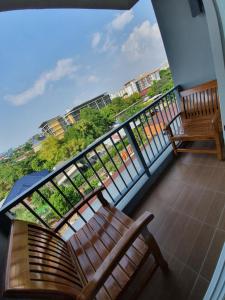 Foto de la galería de Execlusive Seaview 1 bedroom suite with toproof pool at The Patio Bangsaen en Bangsaen Sai 1