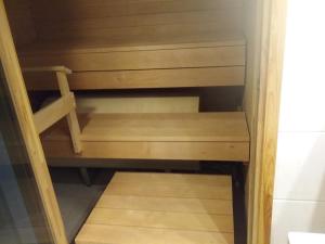 Palanda nebo palandy na pokoji v ubytování Lumostar