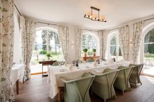 En restaurant eller et spisested på TAUROA G'Schlössl Murtal