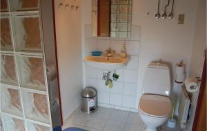 Koupelna v ubytování Holiday Home Nymandsbjerg Hvide Sande Xi