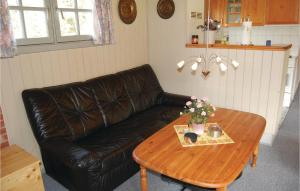 Posezení v ubytování Three-Bedroom Holiday Home In Hemmet + 8 fotografií