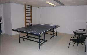Stolní tenis v ubytování Holiday Home Laxtonvej Humble Denm nebo okolí